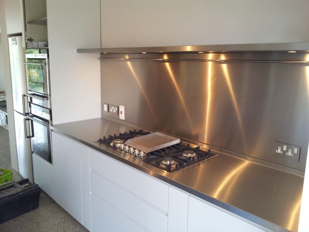 What Are Some Amazing Benefits of Stainless Steel Kitchen Splashbacks