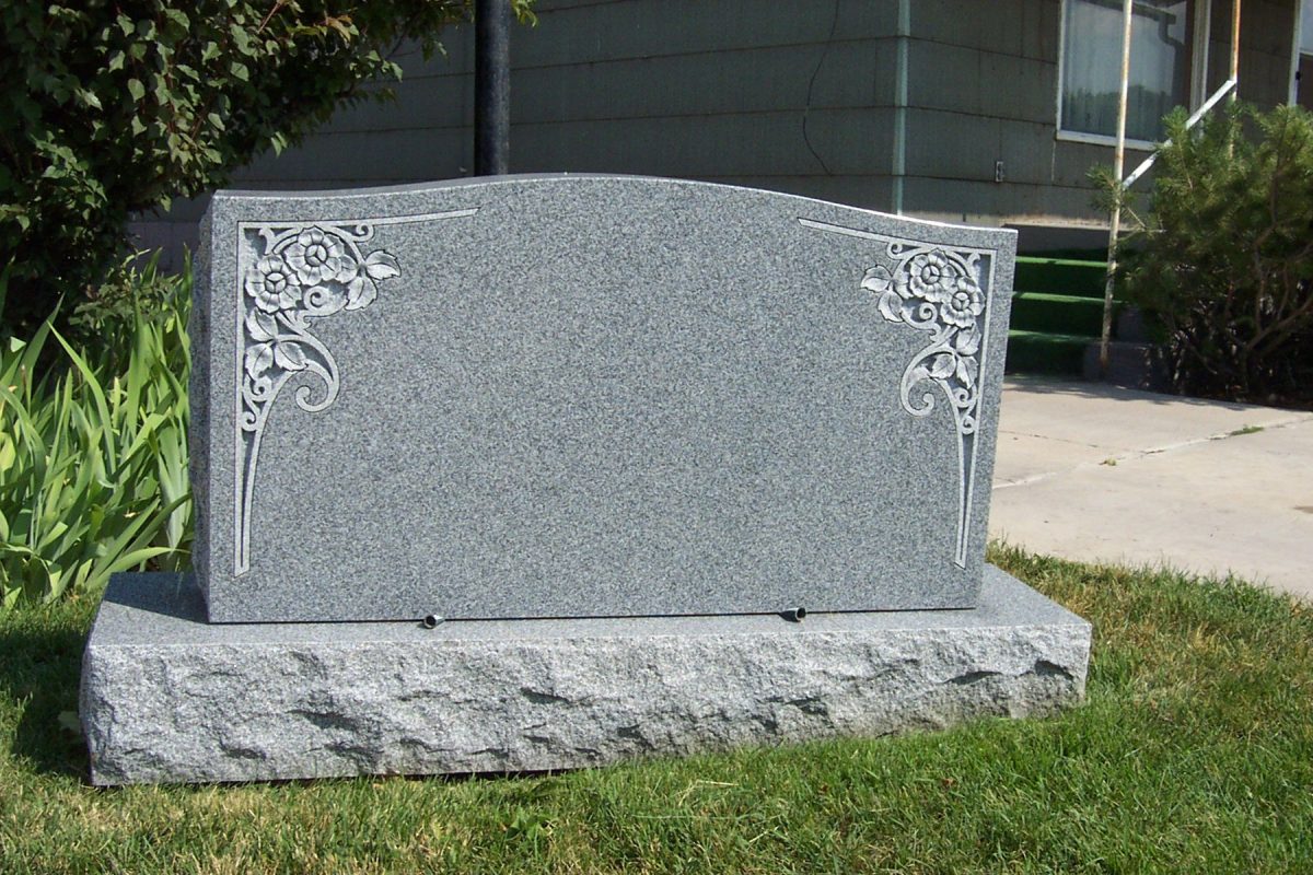 Bronze Plaques: A Timeless Way to Honour a Loved One